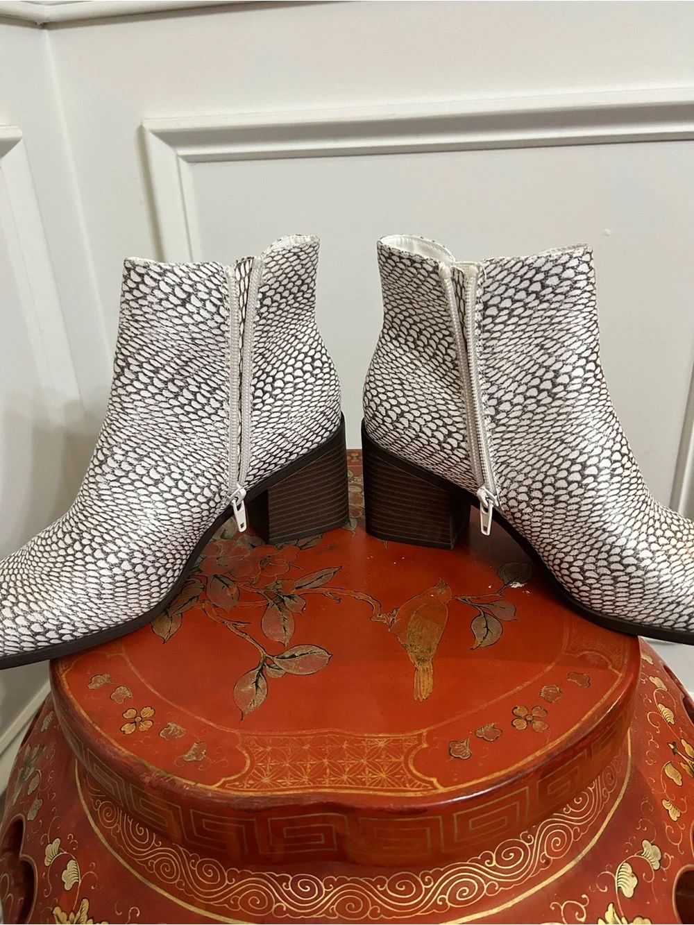 The Limited White Textured Kiki Chelsea Ankle Boots
